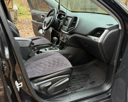 Черный Джип Чероки, объемом двигателя 3.2 л и пробегом 145 тыс. км за 15500 $, фото 12 на Automoto.ua