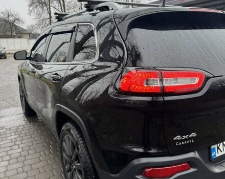 Черный Джип Чероки, объемом двигателя 2.36 л и пробегом 269 тыс. км за 16300 $, фото 4 на Automoto.ua