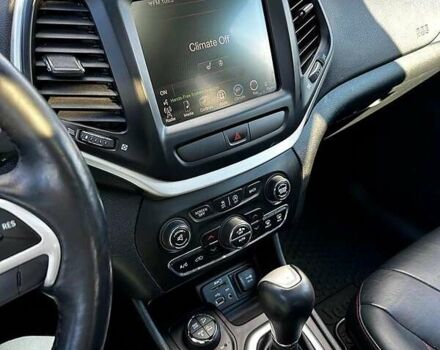 Черный Джип Чероки, объемом двигателя 3.2 л и пробегом 185 тыс. км за 14800 $, фото 8 на Automoto.ua