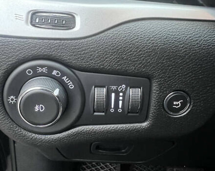 Черный Джип Чероки, объемом двигателя 3.24 л и пробегом 160 тыс. км за 13000 $, фото 12 на Automoto.ua