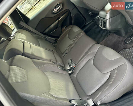 Джип Чероки 2016 в Дрогобыче на Automoto.ua Черный Джип Чероки, объемом двигателя 2.36 л и пробегом 92 тыс. км за 13250 $, фото 29 на Automoto.ua