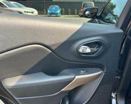 Черный Джип Чероки, объемом двигателя 2.4 л и пробегом 138 тыс. км за 13500 $, фото 18 на Automoto.ua