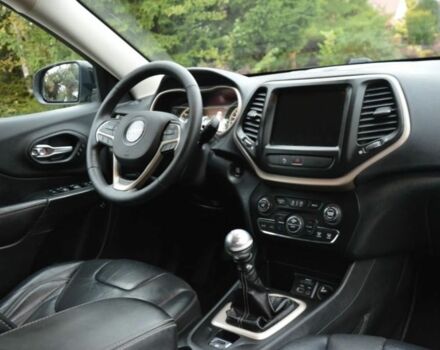 Черный Джип Чероки, объемом двигателя 2.4 л и пробегом 126 тыс. км за 9000 $, фото 14 на Automoto.ua