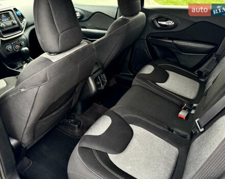 Чорний Джип Cherokee, об'ємом двигуна 2.36 л та пробігом 122 тис. км за 11200 $, фото 7 на Automoto.ua