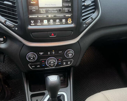 Черный Джип Чероки, объемом двигателя 3.24 л и пробегом 160 тыс. км за 13000 $, фото 14 на Automoto.ua