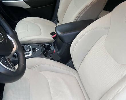 Черный Джип Чероки, объемом двигателя 3.24 л и пробегом 160 тыс. км за 13000 $, фото 16 на Automoto.ua