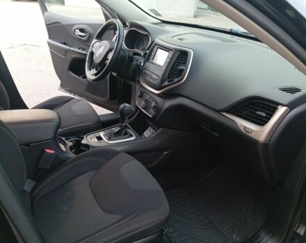 Черный Джип Чероки, объемом двигателя 0 л и пробегом 208 тыс. км за 10900 $, фото 12 на Automoto.ua