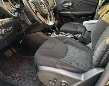 Черный Джип Чероки, объемом двигателя 2.36 л и пробегом 115 тыс. км за 14300 $, фото 12 на Automoto.ua