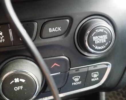 Чорний Джип Cherokee, об'ємом двигуна 3.24 л та пробігом 161 тис. км за 14800 $, фото 13 на Automoto.ua