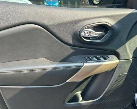 Черный Джип Чероки, объемом двигателя 2.4 л и пробегом 138 тыс. км за 13500 $, фото 7 на Automoto.ua