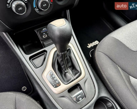 Чорний Джип Cherokee, об'ємом двигуна 2.36 л та пробігом 122 тис. км за 11200 $, фото 12 на Automoto.ua