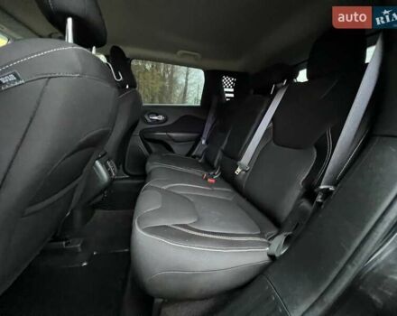 Черный Джип Чероки, объемом двигателя 2.36 л и пробегом 132 тыс. км за 17700 $, фото 32 на Automoto.ua