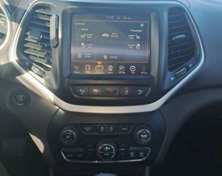 Черный Джип Чероки, объемом двигателя 3.24 л и пробегом 220 тыс. км за 16000 $, фото 13 на Automoto.ua