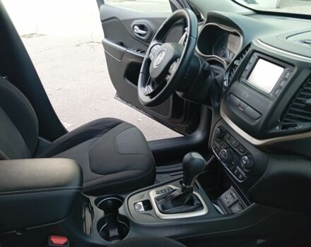 Черный Джип Чероки, объемом двигателя 0 л и пробегом 208 тыс. км за 10900 $, фото 13 на Automoto.ua