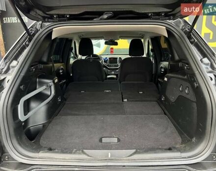 Черный Джип Чероки, объемом двигателя 2.36 л и пробегом 132 тыс. км за 17700 $, фото 13 на Automoto.ua