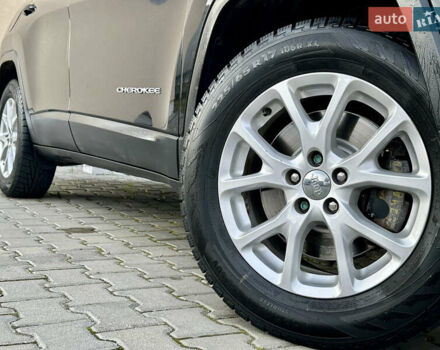 Джип Чероки 2016 в Дрогобыче на Automoto.ua Черный Джип Чероки, объемом двигателя 2.36 л и пробегом 92 тыс. км за 13250 $, фото 54 на Automoto.ua