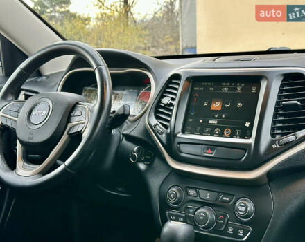 Джип Чероки 2016 в Дрогобыче на Automoto.ua Черный Джип Чероки, объемом двигателя 2.36 л и пробегом 92 тыс. км за 13250 $, фото 18 на Automoto.ua