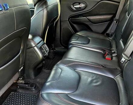 Черный Джип Чероки, объемом двигателя 3.2 л и пробегом 185 тыс. км за 14800 $, фото 11 на Automoto.ua