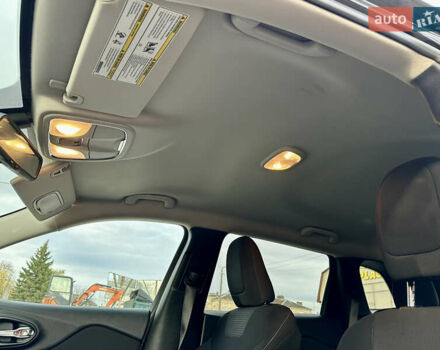 Джип Чероки 2016 в Дрогобыче на Automoto.ua Черный Джип Чероки, объемом двигателя 2.36 л и пробегом 92 тыс. км за 13250 $, фото 65 на Automoto.ua