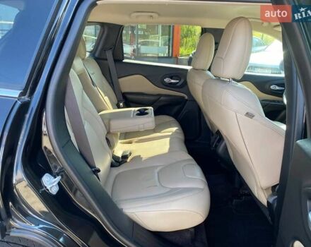 Чорний Джип Cherokee, об'ємом двигуна 2.36 л та пробігом 158 тис. км за 12300 $, фото 23 на Automoto.ua