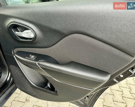 Джип Чероки 2016 в Дрогобыче на Automoto.ua Черный Джип Чероки, объемом двигателя 2.36 л и пробегом 92 тыс. км за 13250 $, фото 73 на Automoto.ua