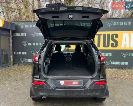 Черный Джип Чероки, объемом двигателя 2.36 л и пробегом 132 тыс. км за 17700 $, фото 11 на Automoto.ua