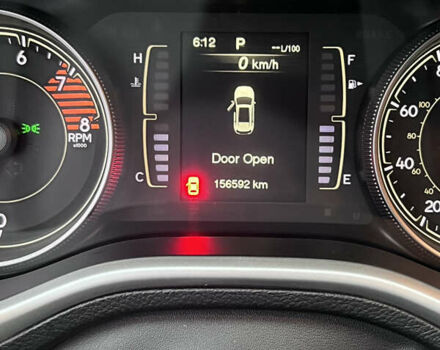 Черный Джип Чероки, объемом двигателя 3.24 л и пробегом 160 тыс. км за 13000 $, фото 13 на Automoto.ua