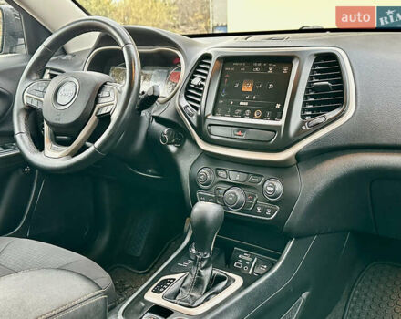 Джип Чероки 2016 в Дрогобыче на Automoto.ua Черный Джип Чероки, объемом двигателя 2.36 л и пробегом 92 тыс. км за 13250 $, фото 59 на Automoto.ua