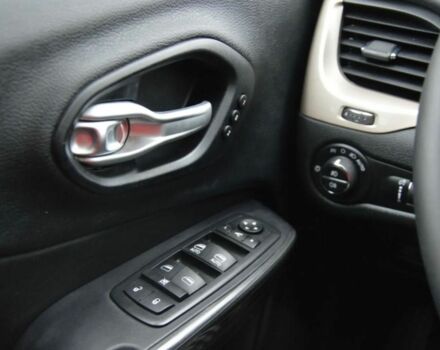 Черный Джип Чероки, объемом двигателя 2.4 л и пробегом 126 тыс. км за 9000 $, фото 16 на Automoto.ua