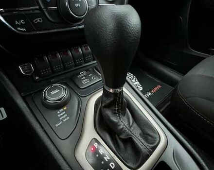 Черный Джип Чероки, объемом двигателя 2.36 л и пробегом 132 тыс. км за 17700 $, фото 19 на Automoto.ua