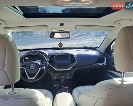 Черный Джип Чероки, объемом двигателя 3.24 л и пробегом 220 тыс. км за 16000 $, фото 2 на Automoto.ua