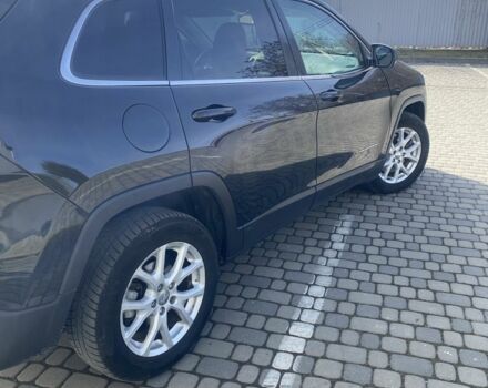 Черный Джип Чероки, объемом двигателя 2.4 л и пробегом 108 тыс. км за 12750 $, фото 5 на Automoto.ua