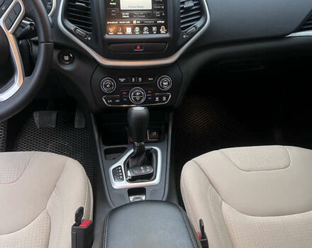 Черный Джип Чероки, объемом двигателя 3.24 л и пробегом 160 тыс. км за 13000 $, фото 18 на Automoto.ua