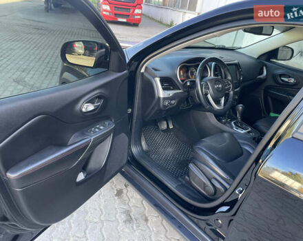 Черный Джип Чероки, объемом двигателя 2.36 л и пробегом 137 тыс. км за 15300 $, фото 6 на Automoto.ua