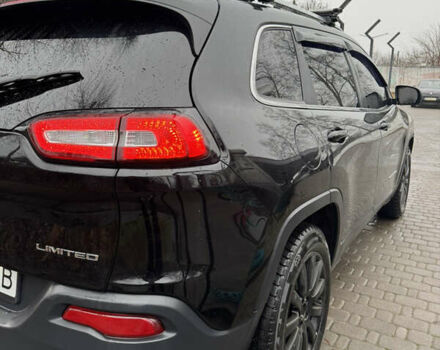 Черный Джип Чероки, объемом двигателя 2.36 л и пробегом 269 тыс. км за 16300 $, фото 6 на Automoto.ua