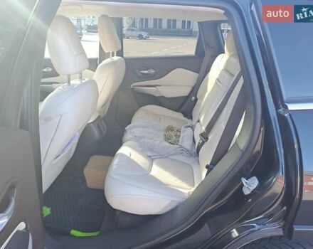 Черный Джип Чероки, объемом двигателя 3.24 л и пробегом 220 тыс. км за 16000 $, фото 1 на Automoto.ua