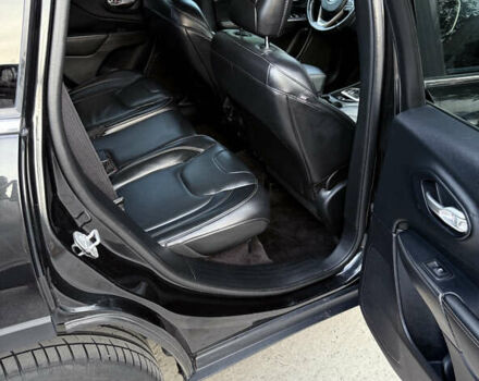 Черный Джип Чероки, объемом двигателя 2.36 л и пробегом 115 тыс. км за 12500 $, фото 8 на Automoto.ua