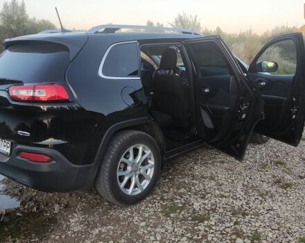 Чорний Джип Cherokee, об'ємом двигуна 2.36 л та пробігом 129 тис. км за 13000 $, фото 6 на Automoto.ua