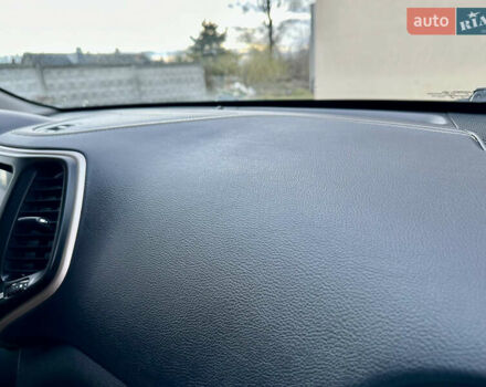 Джип Чероки 2016 в Дрогобыче на Automoto.ua Черный Джип Чероки, объемом двигателя 2.36 л и пробегом 92 тыс. км за 13250 $, фото 61 на Automoto.ua