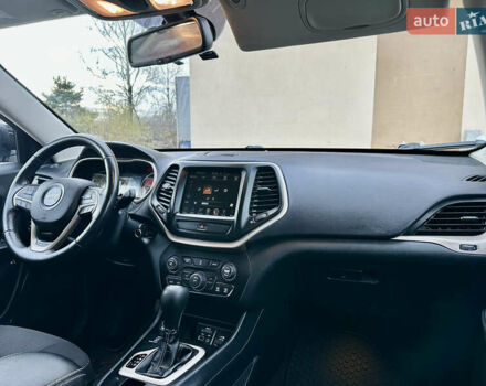 Джип Чероки 2016 в Дрогобыче на Automoto.ua Черный Джип Чероки, объемом двигателя 2.36 л и пробегом 92 тыс. км за 13250 $, фото 58 на Automoto.ua