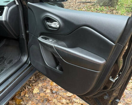 Черный Джип Чероки, объемом двигателя 3.2 л и пробегом 145 тыс. км за 15500 $, фото 11 на Automoto.ua