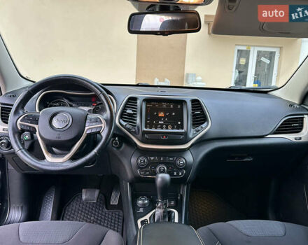 Джип Чероки 2016 в Дрогобыче на Automoto.ua Черный Джип Чероки, объемом двигателя 2.36 л и пробегом 92 тыс. км за 13250 $, фото 16 на Automoto.ua