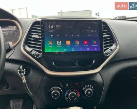 Чорний Джип Cherokee, об'ємом двигуна 2.4 л та пробігом 107 тис. км за 12450 $, фото 26 на Automoto.ua