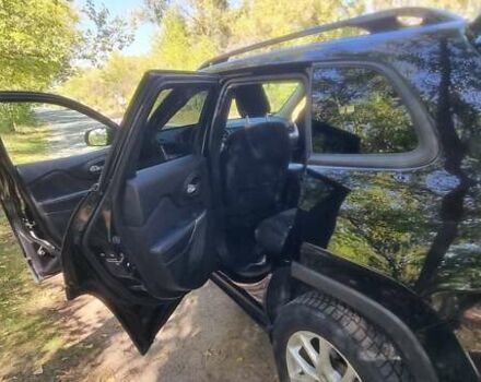 Чорний Джип Cherokee, об'ємом двигуна 2.36 л та пробігом 179 тис. км за 12700 $, фото 19 на Automoto.ua
