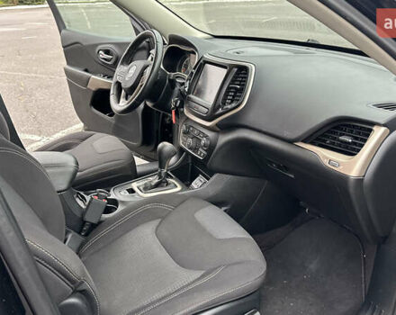 Джип Cherokee 2017 у Полтаві на Automoto.ua Чорний Джип Cherokee, об'ємом двигуна 2.36 л та пробігом 168 тис. км за 13300 $, фото 16 на Automoto.ua