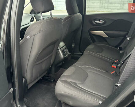 Джип Cherokee 2017 у Полтаві на Automoto.ua Чорний Джип Cherokee, об'ємом двигуна 2.36 л та пробігом 168 тис. км за 13300 $, фото 13 на Automoto.ua