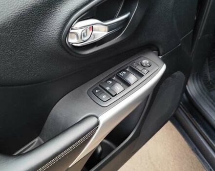 Джип Cherokee 2017 у Чернігові на Automoto.ua Чорний Джип Cherokee, об'ємом двигуна 2.36 л та пробігом 264 тис. км за 13950 $, фото 25 на Automoto.ua