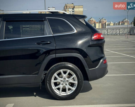 Черный Джип Чероки, объемом двигателя 2.36 л и пробегом 110 тыс. км за 15000 $, фото 13 на Automoto.ua