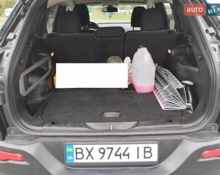 Чорний Джип Cherokee, об'ємом двигуна 2.36 л та пробігом 148 тис. км за 13296 $, фото 17 на Automoto.ua