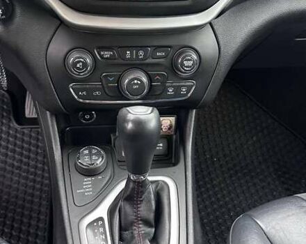 Джип Cherokee 2017 у Житомирі на Automoto.ua Чорний Джип Cherokee, об'ємом двигуна 3.24 л та пробігом 186 тис. км за 15800 $, фото 8 на Automoto.ua
